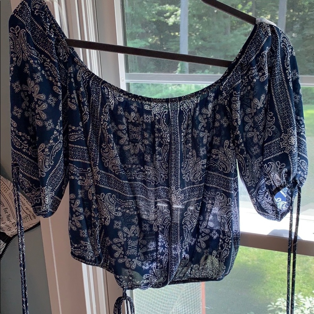 Off the shoulders shirt